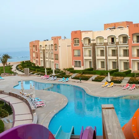 Oyster Bey Beach Suites J1-04